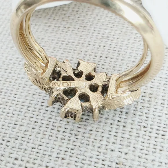 VINTAGE Avon Faux Pearl Turquoise Gold Tone Ring - Picture 4 of 5